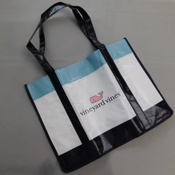 Vineyard Vines Handbags - 🔴 Vineyard Vines shopping bag